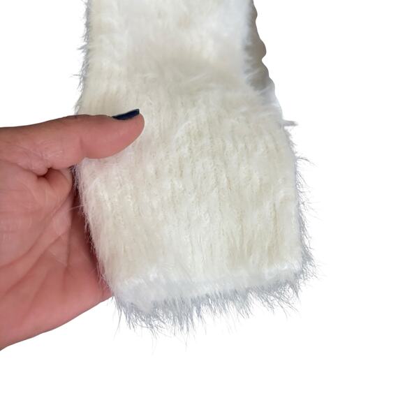 If It Were Me Cream Eyelash Long Winged Sleeves Round Neck Sweater  sz L - Picture 3 of 8